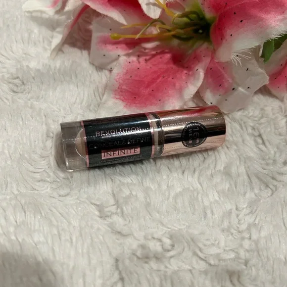Revolution Infinite Conceal & Define Foundation - Natural Cream C3.5 - Picture 4 of 6